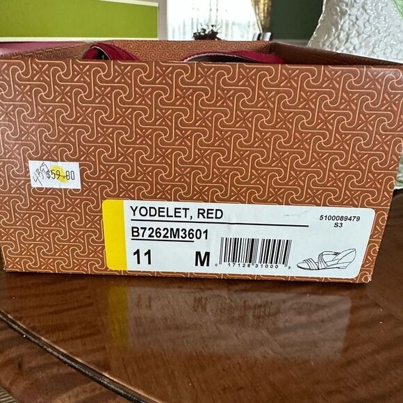 Open Toe Red Wedges!!! - Picture 3 of 5